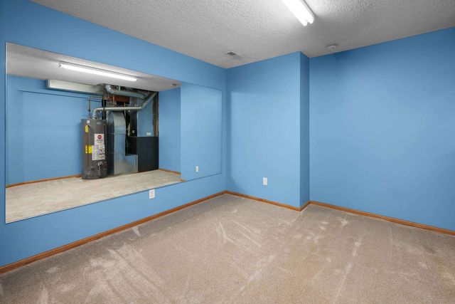 3120 Summertree Avenue, Bettendorf, IA 52722