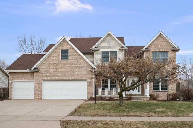 3120 Summertree Avenue, Bettendorf, IA 52722