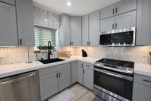 1020 N Raitt, Santa Ana, CA 92703