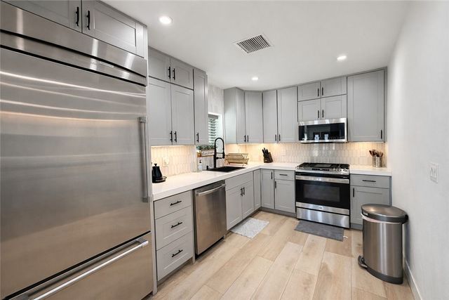 1020 N Raitt, Santa Ana, CA 92703