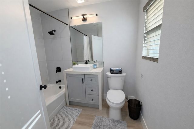 1020 N Raitt, Santa Ana, CA 92703