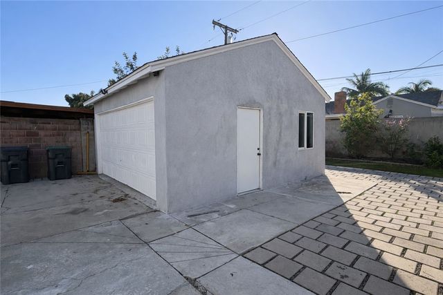 1020 N Raitt, Santa Ana, CA 92703