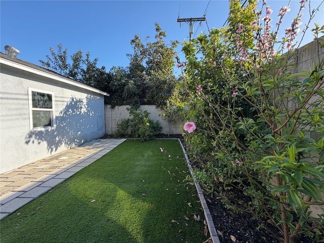 1020 N Raitt, Santa Ana, CA 92703