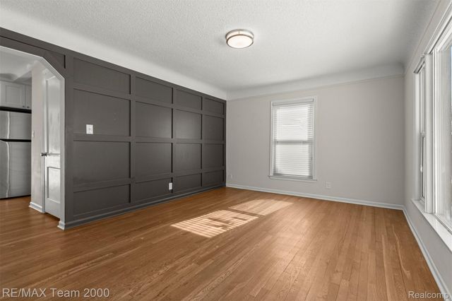 2076 Thomas Avenue, Berkley, MI 48072