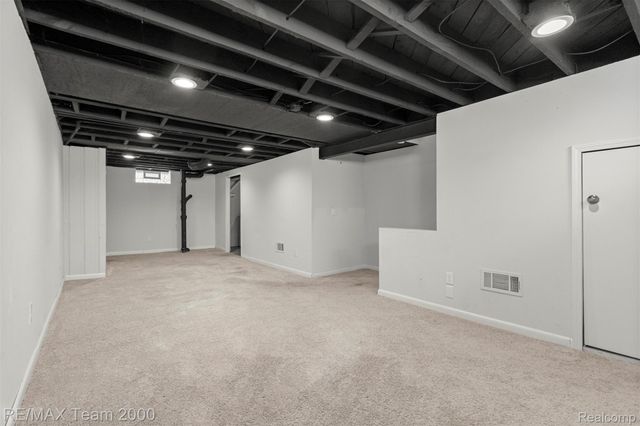 2076 Thomas Avenue, Berkley, MI 48072