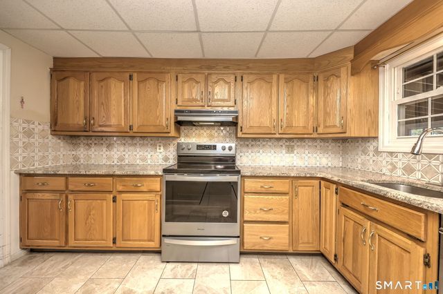 424 Cedar Lane, Cheshire, CT 06410