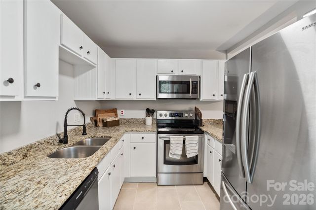 6405 Piney Path Road, Charlotte, NC 28212