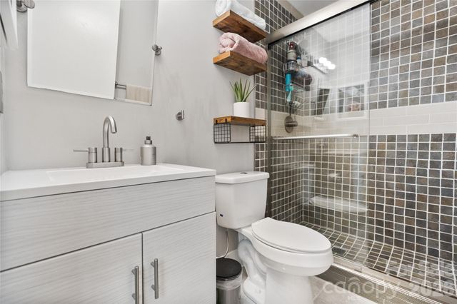 6405 Piney Path Road, Charlotte, NC 28212