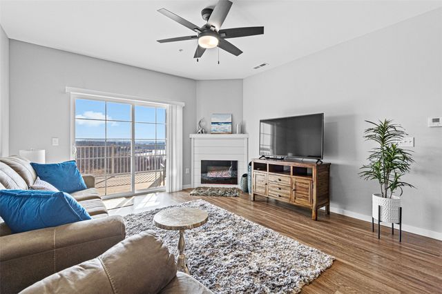 2875 Spring Rose Circle 204, Coralville, IA 52241