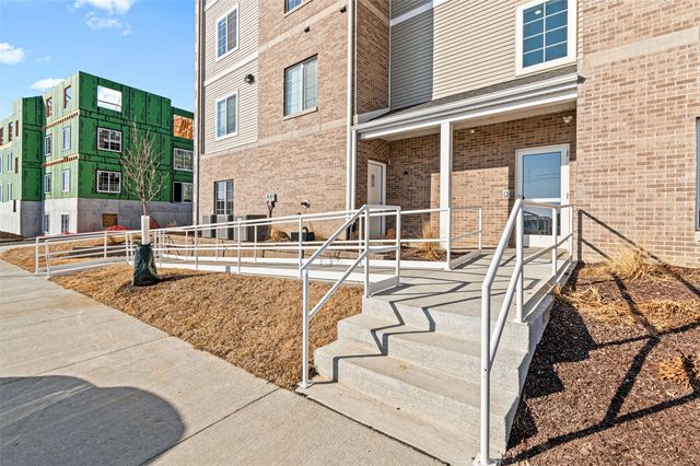 2875 Spring Rose Circle 204, Coralville, IA 52241