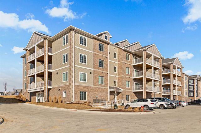 2875 Spring Rose Circle 204, Coralville, IA 52241