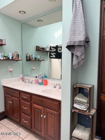 640 Center Street, Findlay, OH 45840