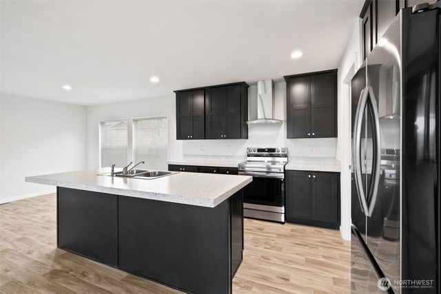 591 N Lees Creek, Port Angeles, WA 98362