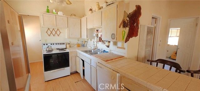 6908 Star Dune Avenue, Twentynine Palms, CA 92277