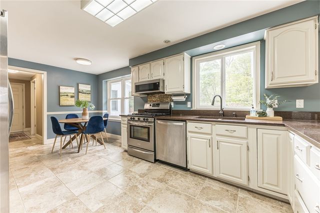 190 Drumlin View Drive, Mendon, NY 14506