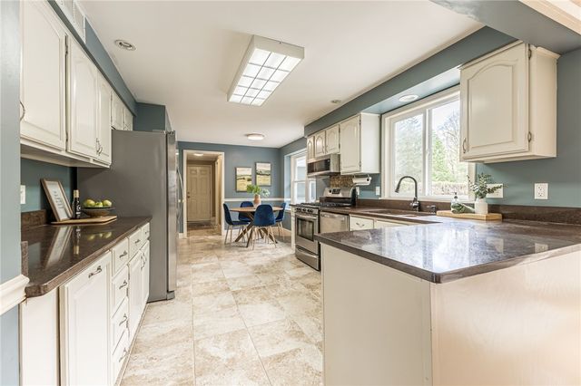190 Drumlin View Drive, Mendon, NY 14506
