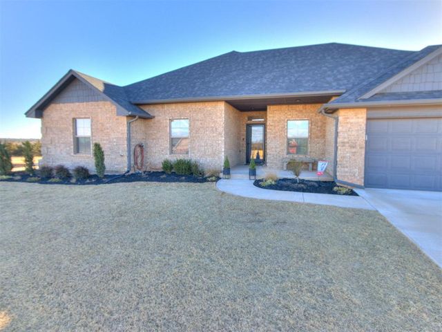 6949 Seabiscuit Lane, Guthrie, OK 73044