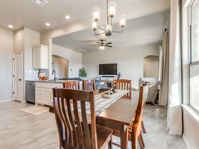 6949 Seabiscuit Lane, Guthrie, OK 73044