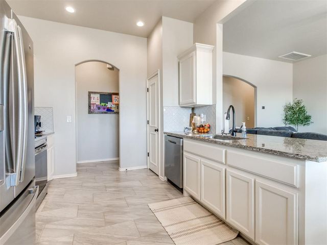 6949 Seabiscuit Lane, Guthrie, OK 73044