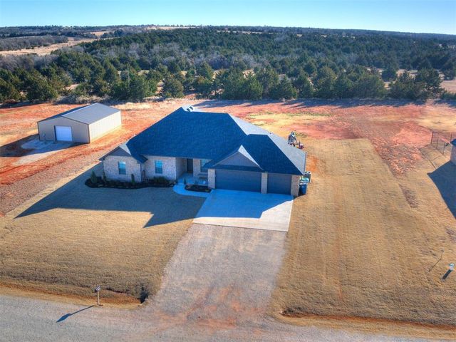 6949 Seabiscuit Lane, Guthrie, OK 73044
