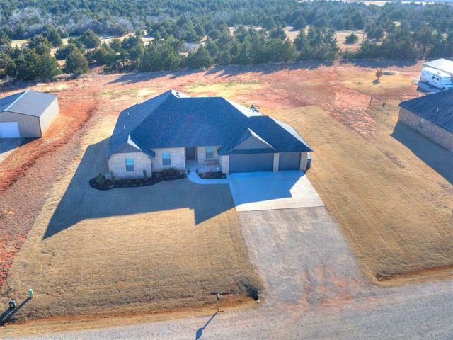 6949 Seabiscuit Lane, Guthrie, OK 73044