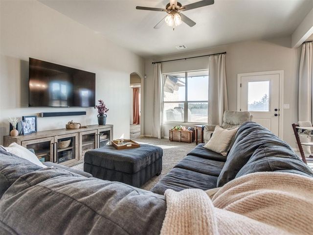 6949 Seabiscuit Lane, Guthrie, OK 73044