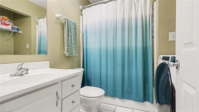 809 Carolina Avenue, Thomasville, NC 27360