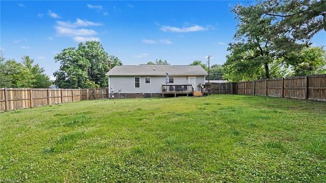 809 Carolina Avenue, Thomasville, NC 27360
