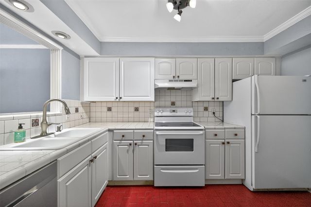 5231 Arboles Drive, Houston, TX 77035