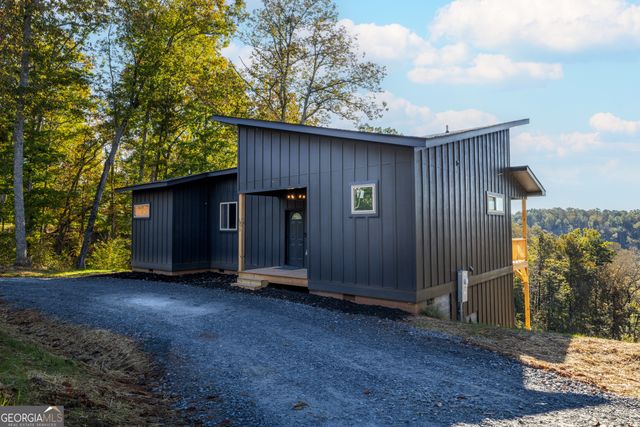 377 S Jakes Landing Way, Ellijay, GA 30540