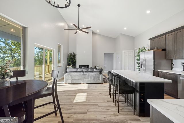 377 S Jakes Landing Way, Ellijay, GA 30540