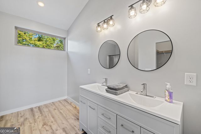 377 S Jakes Landing Way, Ellijay, GA 30540