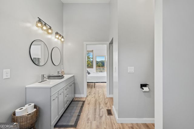 377 S Jakes Landing Way, Ellijay, GA 30540