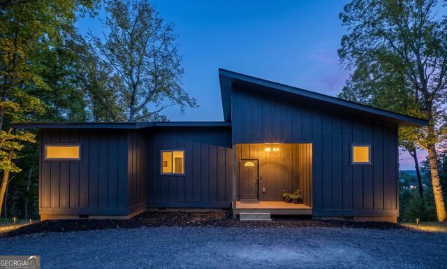 377 S Jakes Landing Way, Ellijay, GA 30540