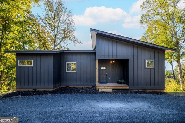 377 S Jakes Landing Way, Ellijay, GA 30540