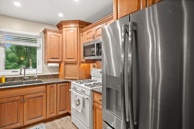 1225 Winaki Trail, Algonquin, IL 60102