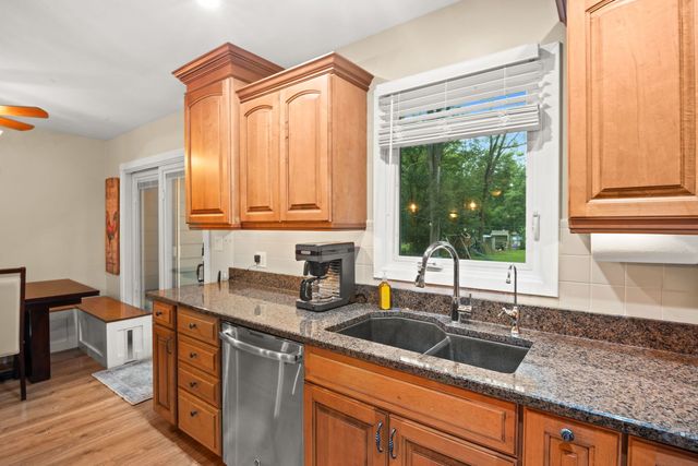 1225 Winaki Trail, Algonquin, IL 60102