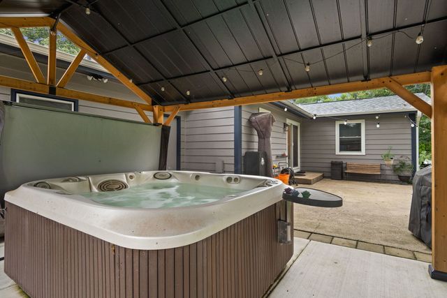 1225 Winaki Trail, Algonquin, IL 60102