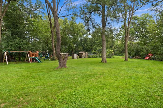 1225 Winaki Trail, Algonquin, IL 60102