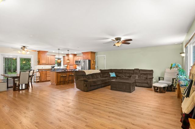 1225 Winaki Trail, Algonquin, IL 60102