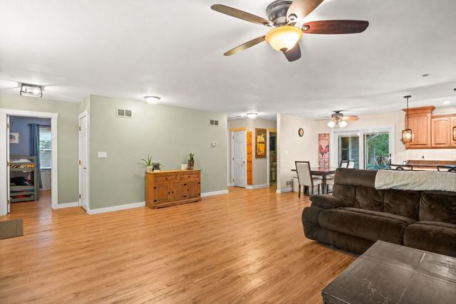 1225 Winaki Trail, Algonquin, IL 60102