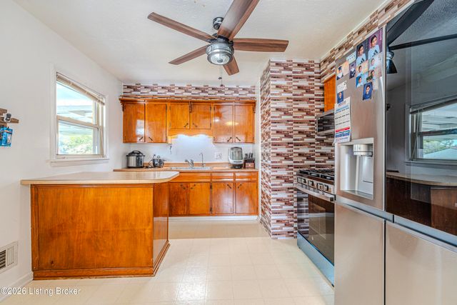 6102 W Pages Ln, Louisville, KY 40258