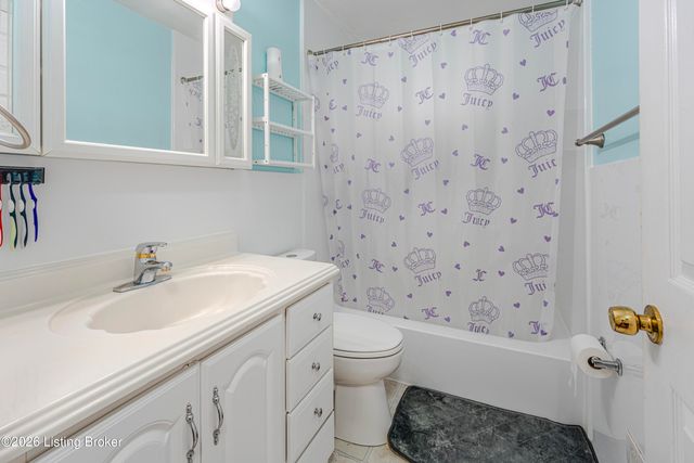 6102 W Pages Ln, Louisville, KY 40258