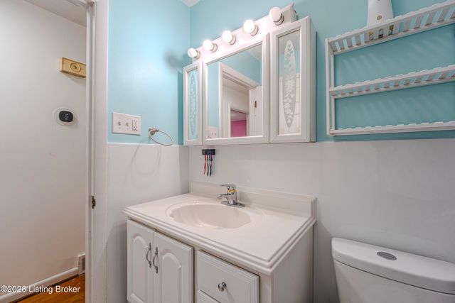 6102 W Pages Ln, Louisville, KY 40258