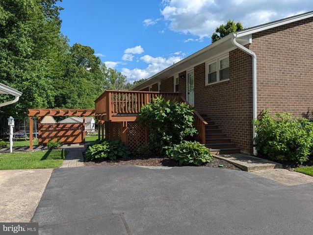 8705 WOODFIELD CT, Gaithersburg, MD 20882