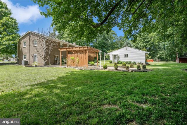 8705 WOODFIELD CT, Gaithersburg, MD 20882