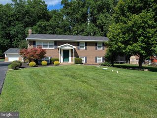 8705 WOODFIELD CT, Gaithersburg, MD 20882