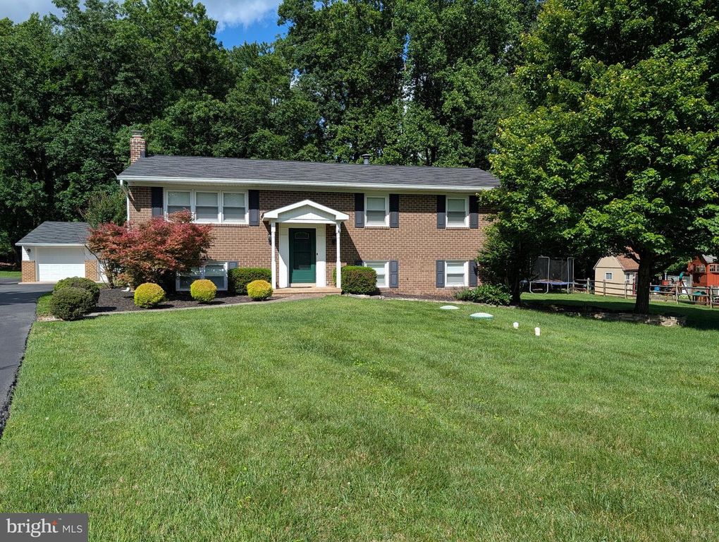 8705 WOODFIELD CT, Gaithersburg, MD 20882