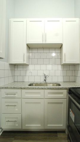 417 W Stone Avenue B, Addison, IL 60101