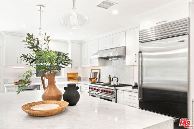 4338 Campbell Drive, Los Angeles, CA 90066